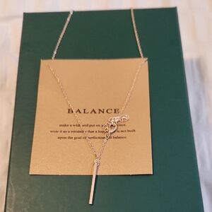 Chic Silver Necklace with Pendant